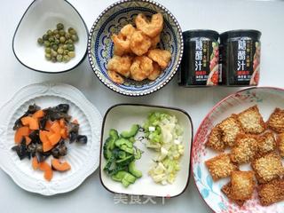 美食与友情的温馨瞬间，最新热菜摆盘围边图片欣赏
